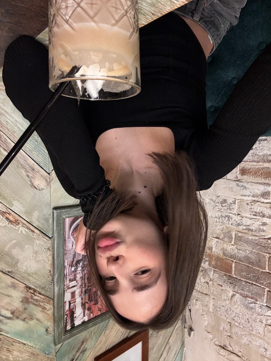 Fresh photos, fresh mood — Tina online in Tbilisi